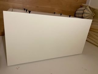 Cómoda blanca de madera