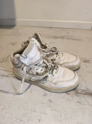 Scarpe Adidas donna bianche con catena