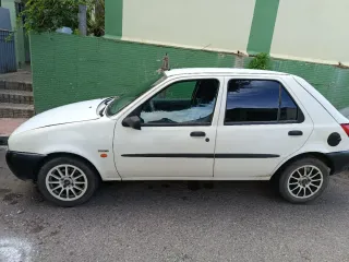 Ford fiesta 1.3 16v 97