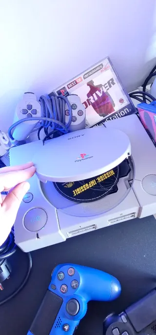 Pack Consolas Ps5; Ps4 pro; Ps1; PsP; +20 juegos