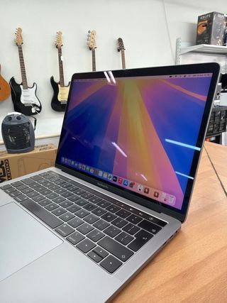 MacBook Pro 2018 13” i5 16GB RAM 256GB SSD