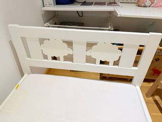 Cama infantil blanca IKEA