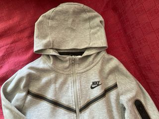 Sudadera Nike Tech Fleece Gris