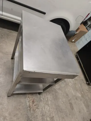 Banco de trabajo inox 2 bandejas