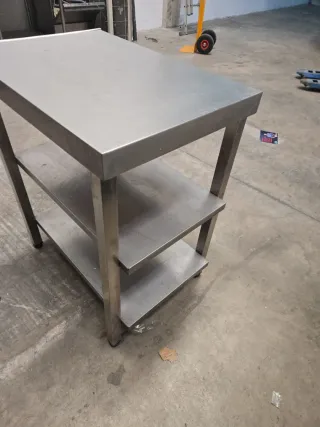 Banco de trabajo inox 2 bandejas