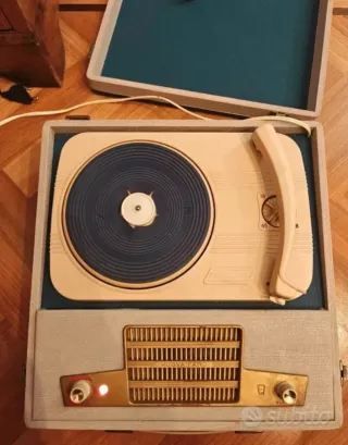 Fonovaligia Giradischi Nuova Faro Vintage