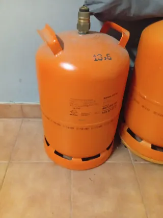 Estufa HJM GA 4200 Negra Poco uso.