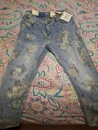 Vaqueros Push Up Elásticos Florales