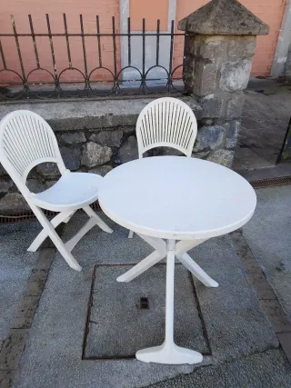 Mesa y 2 Sillas PVC Terraza Blancas