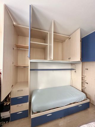 Armadio a ponte con letto singolo