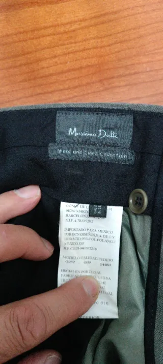 Dos trajes de hombre gris Marengo y beige clarito