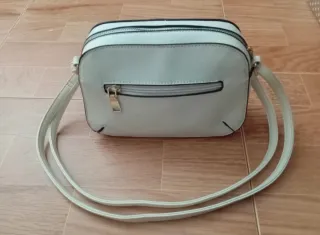 Bolso elegante y moderno  Color blanco (NUEVO!)