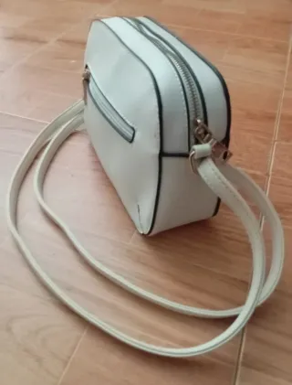 Bolso elegante y moderno  Color blanco (NUEVO!)