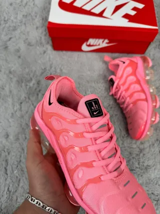 Nike Air VaporMax Plus - Hyper Pink