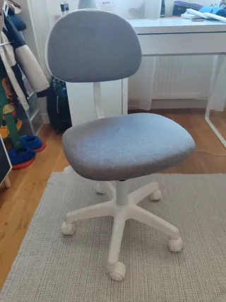 Silla de escritorio infantil gris