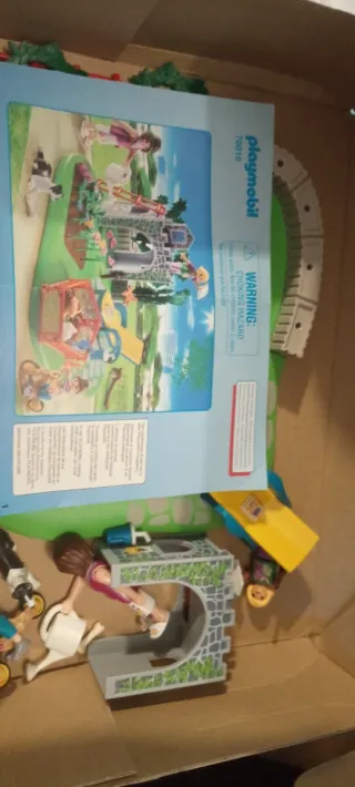 Playmobil 70010 Familia en el Jardín