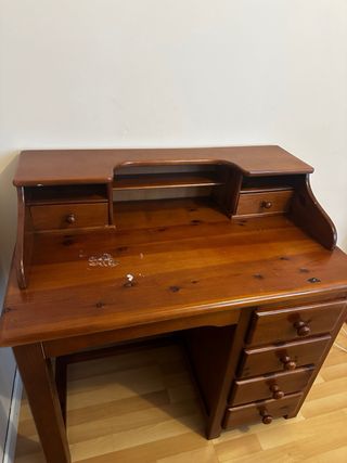 Escritorio de madera