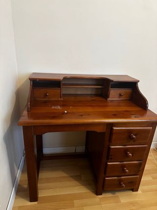 Escritorio de madera