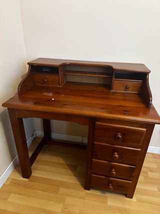 Escritorio de madera