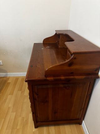 Escritorio de madera