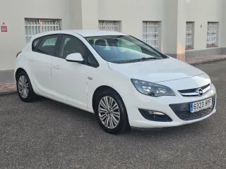 Opel Astra 2014