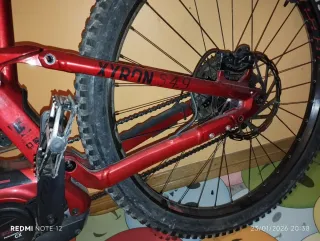 Bicicleta eléctrica montaña casi nueva