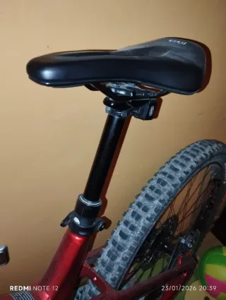 Bicicleta eléctrica montaña casi nueva