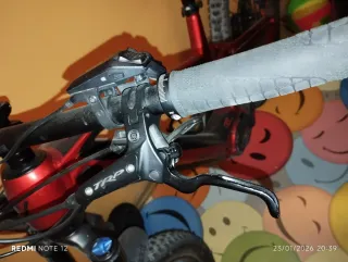 Bicicleta eléctrica montaña casi nueva