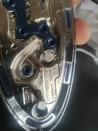 Chapa Ford Azul y Cromada, grande.