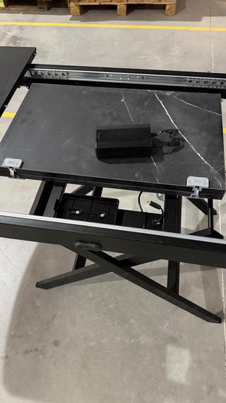 Mesa elevable con motor-modelo estandar