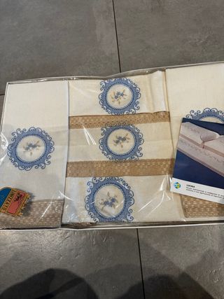 Lenzuola sopra e federe vintage pregiate in cotone