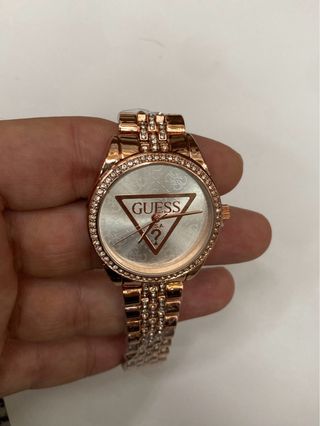 Reloj Guess Dorado con Circonitas