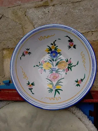 Plato antiguo decorado flores grande