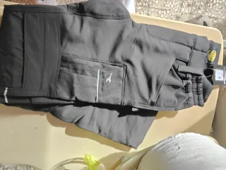 Pantalón de trabajo gris y negro