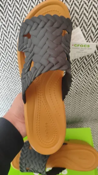 Sandalias Crocs Brooklyn Negras Talla 40 Nuevas