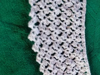 Cenefa de ganchillo hecha a mano