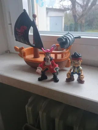 Nave Pirata Capitan Uncino e Jake