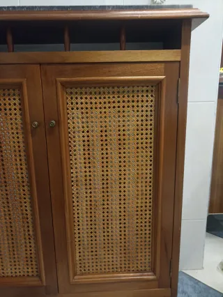 Cubreradiador madera y ratán