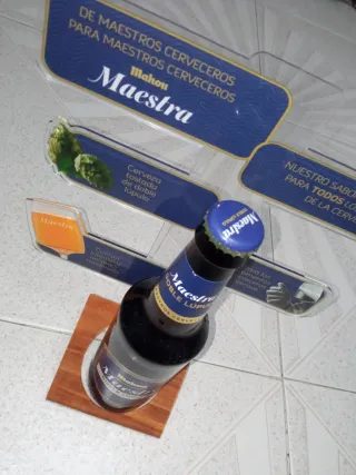 Expositor Mahou Maestra Doble Lúpulo