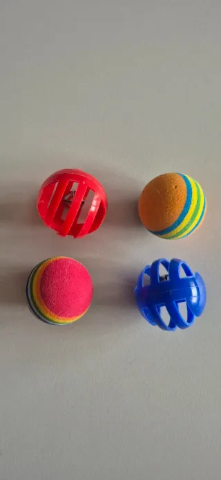 4 Palline Gioco Gatto Colorate