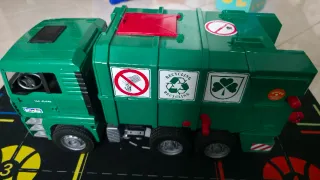Camion Bruder raccolta spazzatura