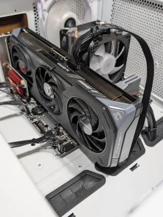 RX 9060 XT 16GB factura y garantía