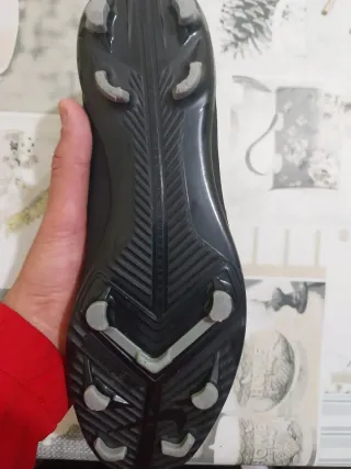 Botas de fútbol Mercurial negras talla 42