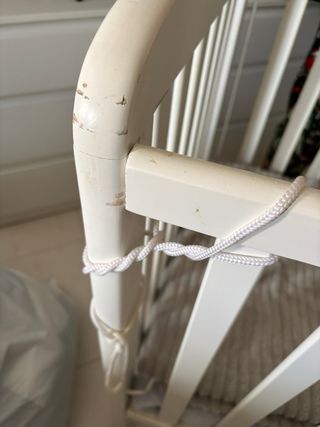 Cuna de bebé blanca