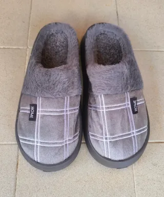 Zapatillas de casa grises con forro