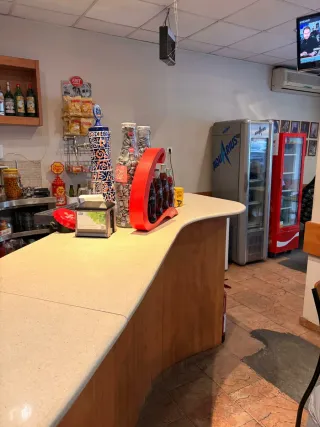 Se vende Bar, Piso pza. Garaje y terreno