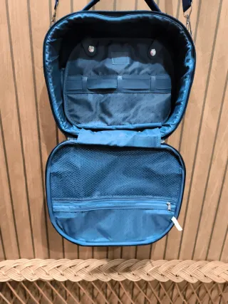 Neceser de viaje multiusos azul y blanco