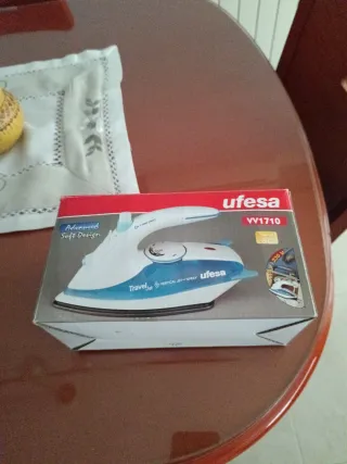 Plancha de viaje Ufesa VV1710