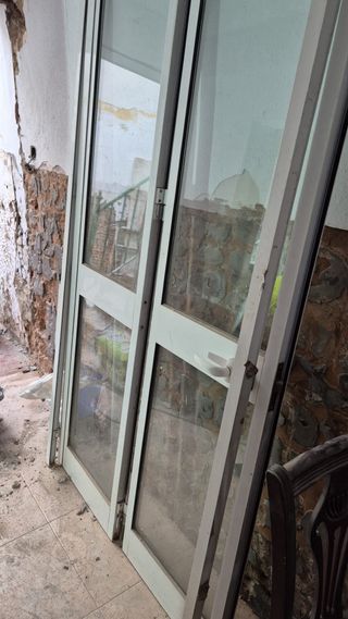 Puerta doble de aluminio