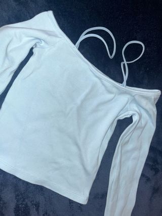 Camiseta azul de manga larga